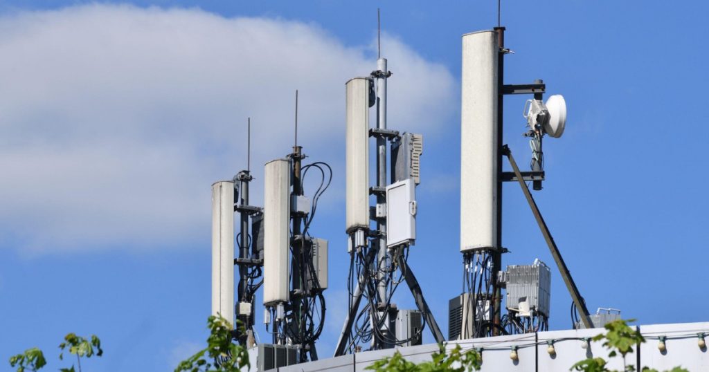 Rusia și lansarea rețelei 5G: întârzieri și implicații într-un peisaj digital complex