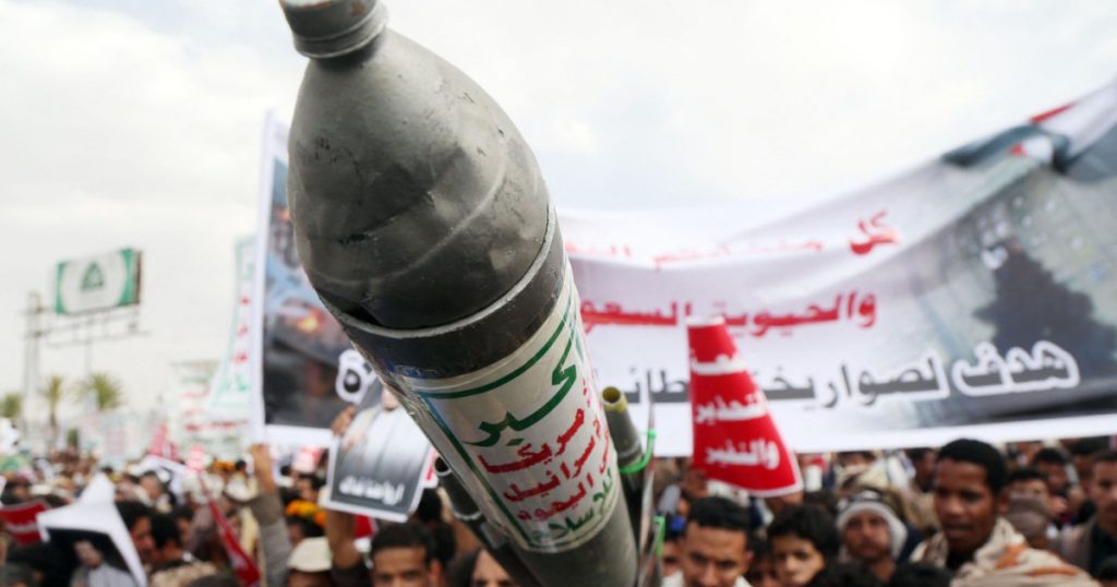Avansul Rebelilor Houthi și Impactul Asupra Comerțului Global: O Analiză Detaliată