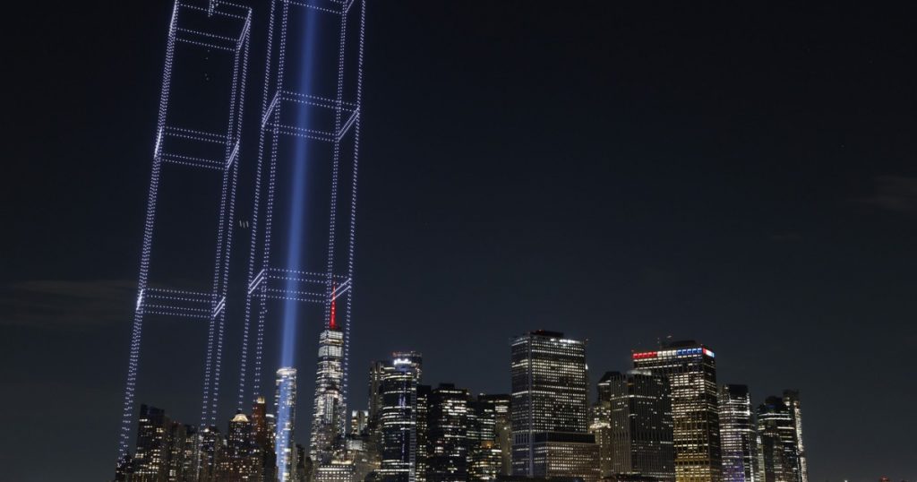 Revizuirea Memoriei: Turnurile Gemene Revin în Cerul New York-ului la 25 de Ani de la Atentatele din 11 Septembrie