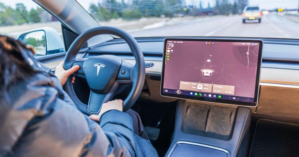 Hărțuirea prin tehnologie: Cazul șocant al unei femei din Sydney și aplicația Tesla