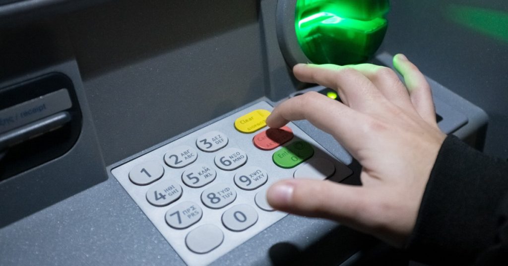 Frauda bancară în România: O problemă în expansiune și impactul devastator asupra consumatorilor