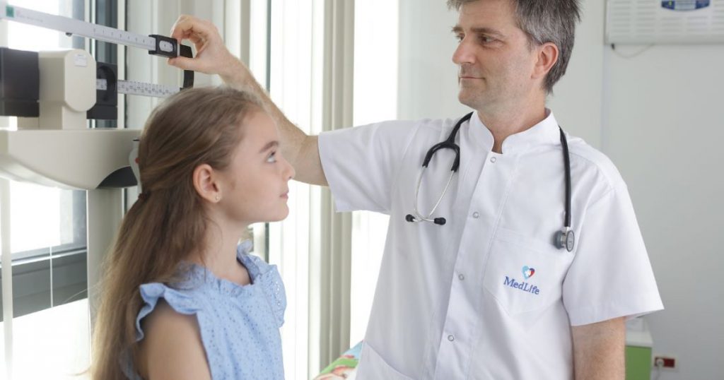 Scolioza Idiopatică la Copii: Transmitere Genetică și Importanța Tratamentului Timpiu