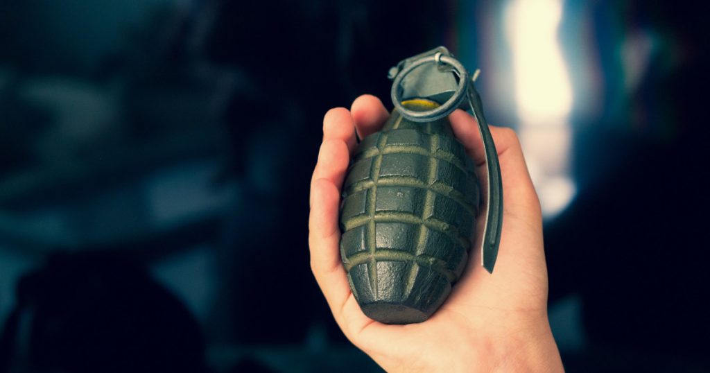 Descoperirea unei grenade din Al Doilea Război Mondial la o fabrică de zahăr din Roman: Implicații și Perspective
