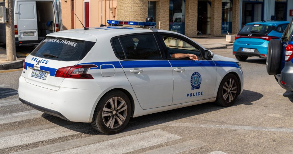 Incompetență și Neputință: Polițiștii Greci Judecați pentru Omissiunea în Cazul Uciderii unei Tinere în Fața Secției de Poliție