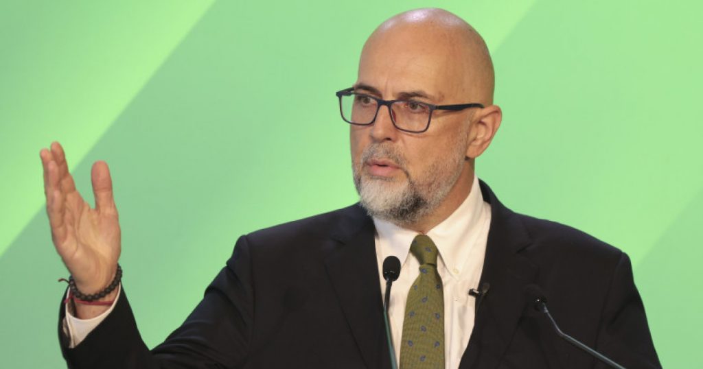 Controversa Zborului Privat: UDMR și Dilemele Politice ale Senatorului Lorant Antal