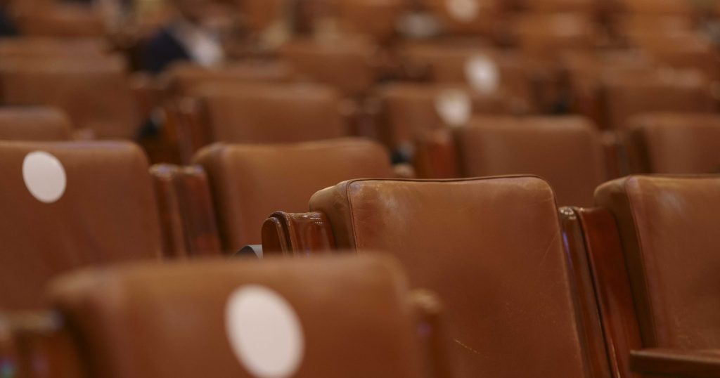 Întoarcerea la votul fizic în Parlament: O analiză a deciziei controversate din România