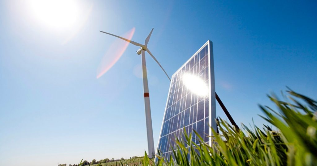România Visează la 10 GW de Energie Regenerabilă Până în 2030: Provocările și Prioritățile Stocării Energiilor Verzi