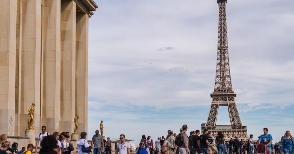 Controversele de la Turnul Eiffel: Greva angajaților și cerințele controversate ale unei delegații hinduse