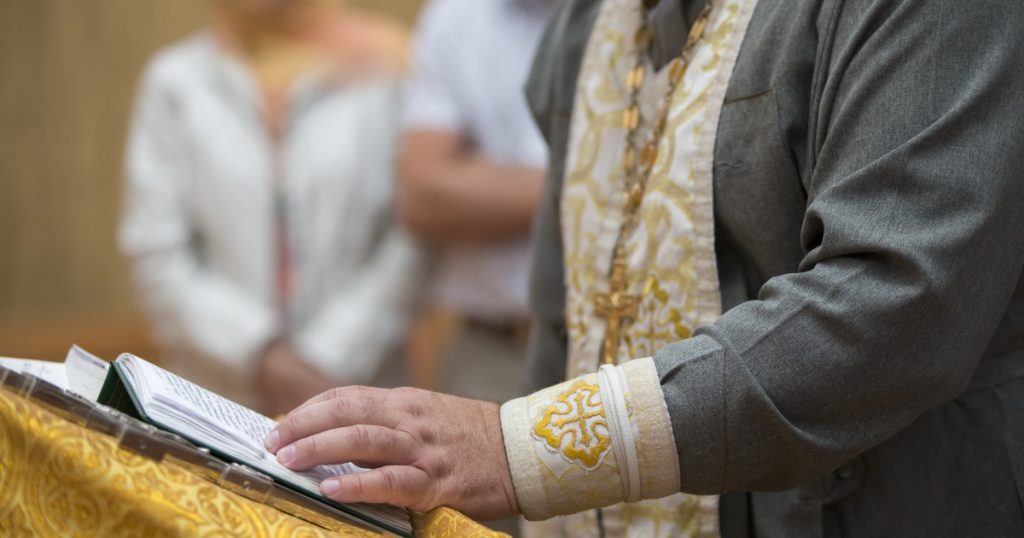 Sfânta Maria Mică: O Sărbătoare Plină de Semnificații și Tradiții în România