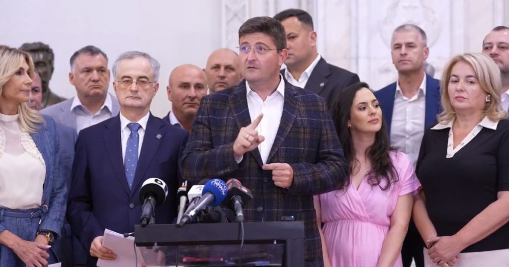 Conflictul Parlamentar: PNL și USR Contestă Redistribuirea Posturilor în Camera Deputaților