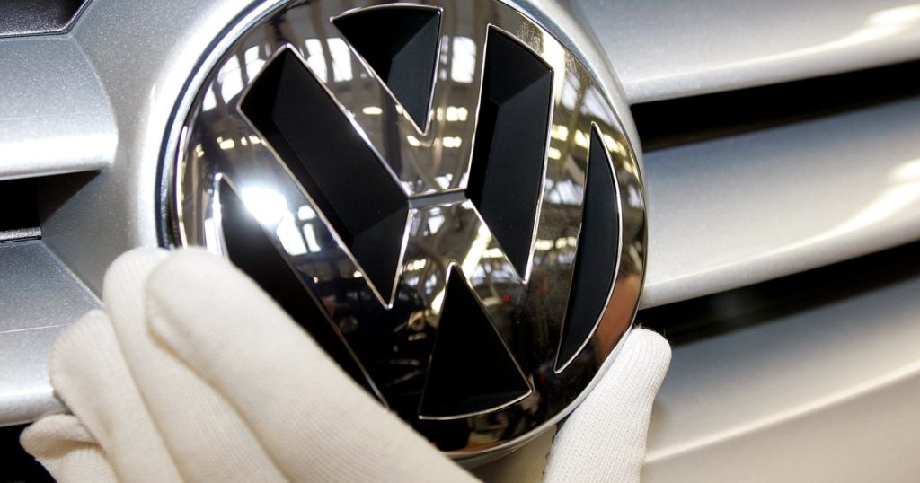 Reconversia Volkswagen: De la Automobile la Armament în Contextul Crizei Industriale
