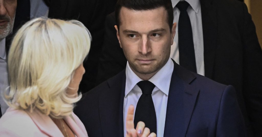 Jordan Bardella: Ascensiunea și Căderea unui Tânăr Politician în Umbra Marinei Le Pen
