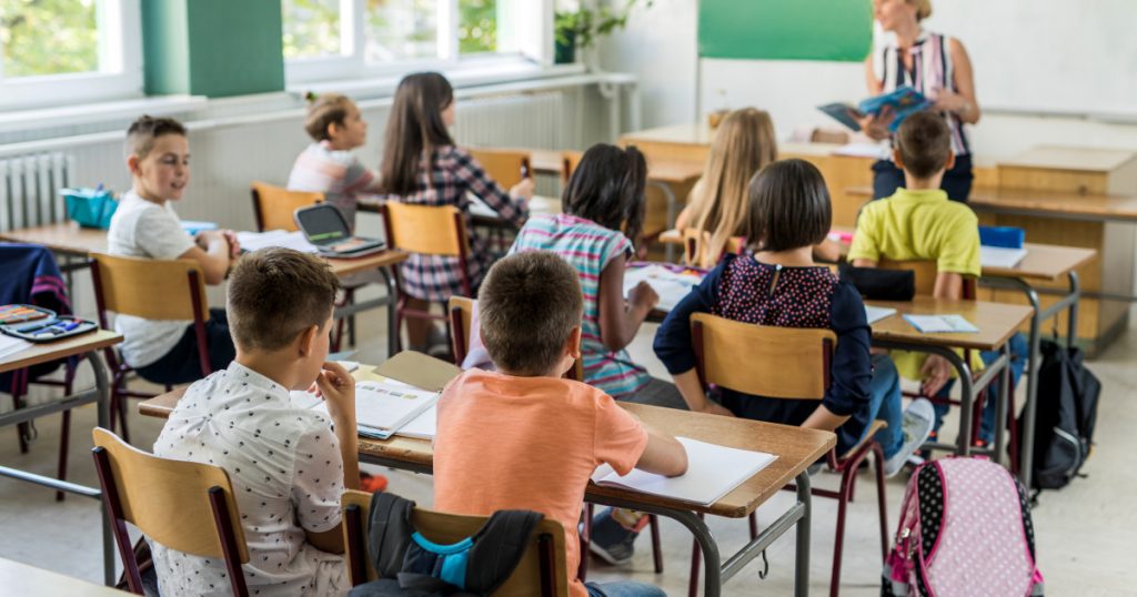 Vacanța de Toamnă 2026: O Privire Detaliată asupra Structurii Anului Școlar și Implicațiilor pentru Elevi și Părinți