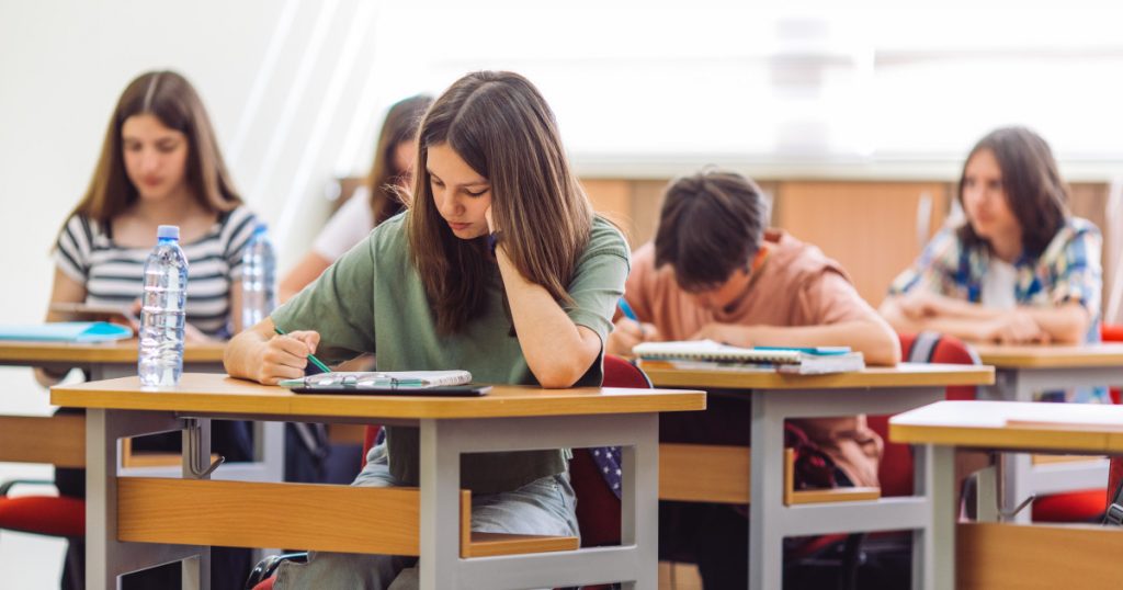Calendarul Bacalaureatului 2027: O privire detaliată asupra etapelor esențiale și implicațiilor pentru elevi și profesori