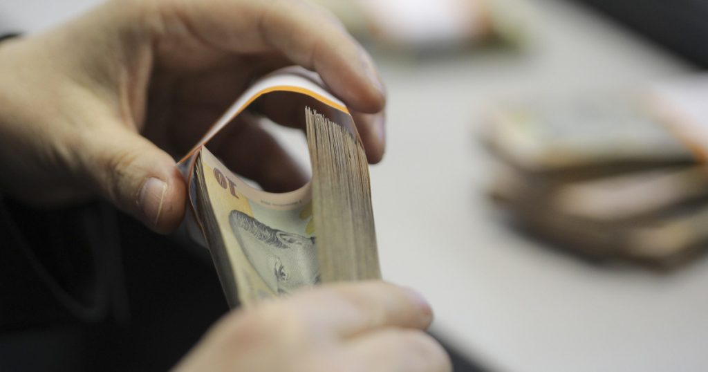 Creșterea rezervelor valutare ale BNR: O analiză detaliată a impactului și implicațiilor economice