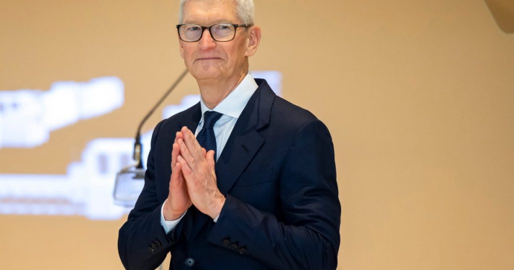 Tim Cook: O eră încheiată la Apple – Reflectarea asupra celor 15 ani de conducere și viitorul companiei