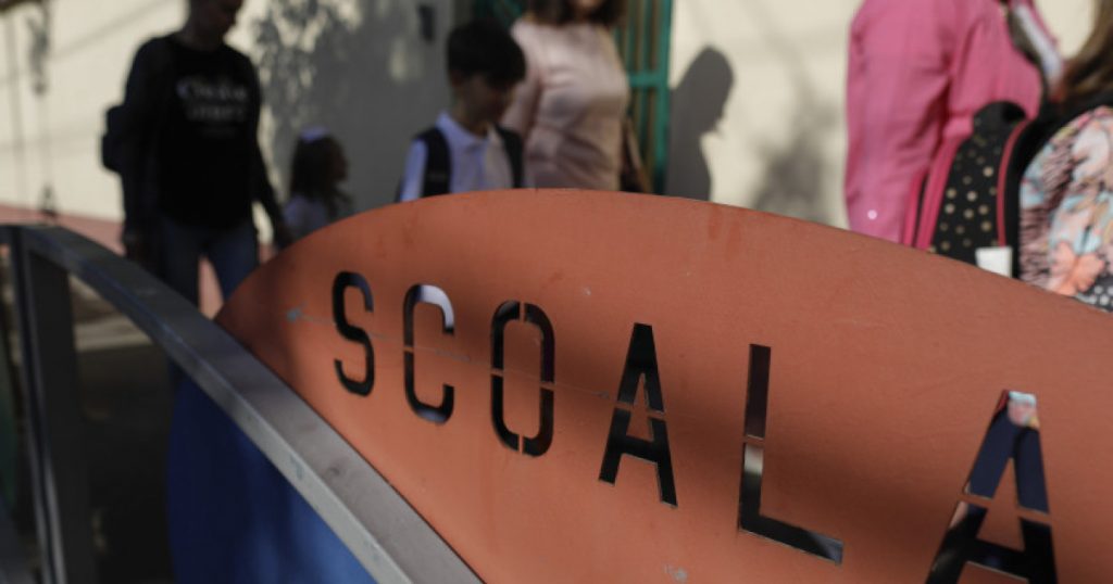 Uniforme școlare obligatorii: O inițiativă controversată a PSD și implicațiile sale pentru educația românească
