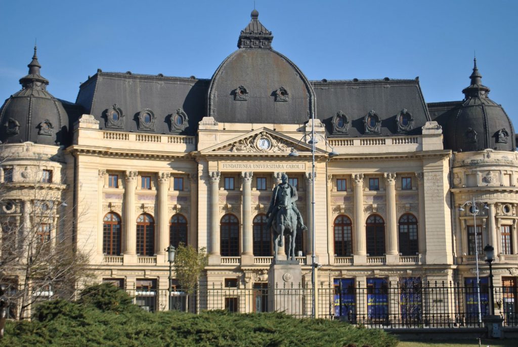 Tensiuni în Piața Victoriei: Analiza protestului și reacțiile liderului AUR, George Simion
