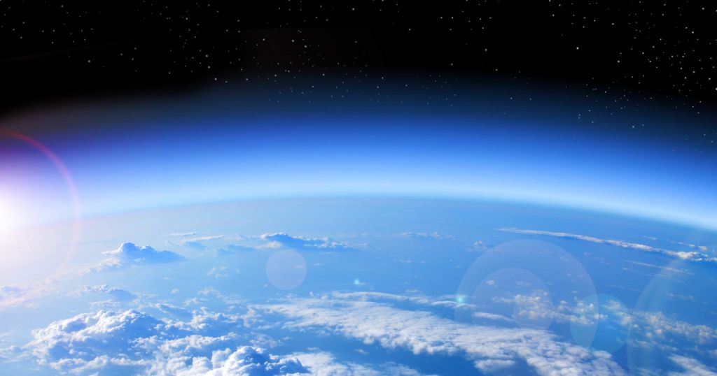 Reducerea Găurii din Stratului de Ozon: O Victorie Ecologică sau O Provocare Continuă?