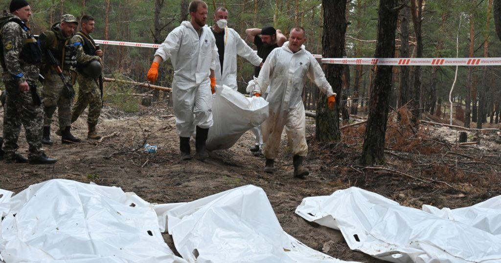 Între memorie și justiție: 4 ani de la descoperirea gropilor comune din Izium, Ucraina