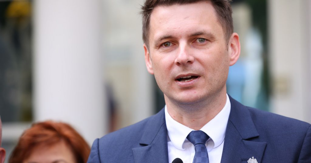 Criza Guvernamentală din România: Necesitatea Urgentă a Desemnării unui Premier