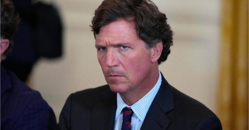 Controversa Mușamalizării Dosarelor Epstein: Acuzațiile lui Tucker Carlson și Impactul Asupra Politicii Americane
