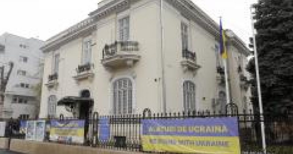 Ambasada Ucrainei la București: Reacții și Implicații în Lumina Închiderii unei Școli Românești din Ucraina