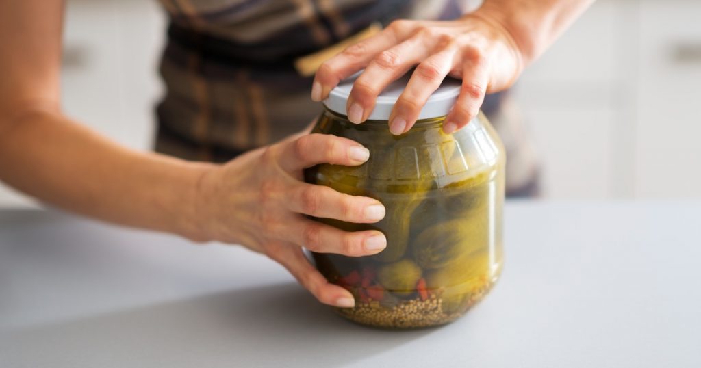 Ghidul Complet pentru Sterilizarea Borcanelor de Conserve: Erori Frecvente și Soluții Eficiente