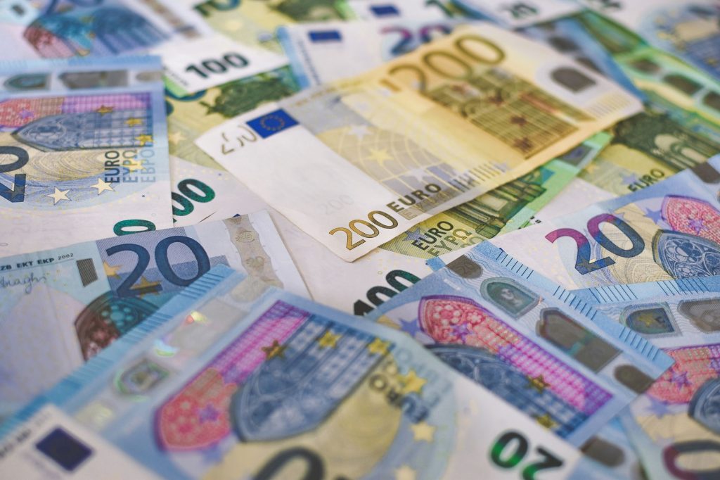 Reporturi Record la LOTO: Cum Impactează Cifrele și Norocul Românilor în 2026