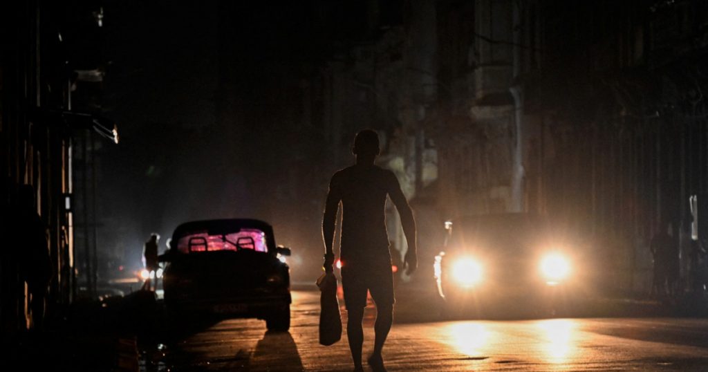 Cuba Înfruntă O Nouă Criză Energetică: Impactul Panei Generale de Curent asupra Vieții Cotidiene și Economiei