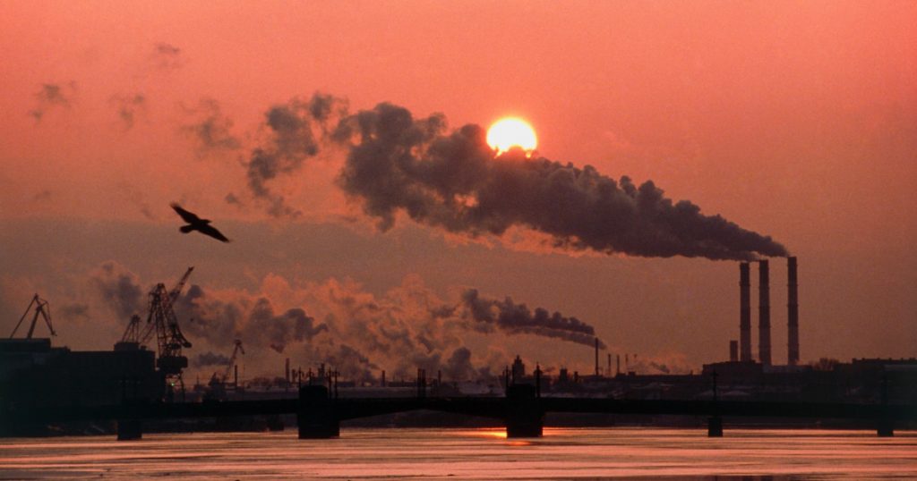 Atacuri devastatoare asupra industriei siderurgice a Ucrainei: O analiză a impactului economic și strategic