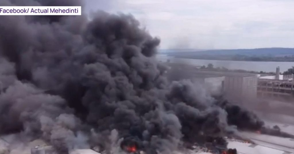 Incendiu devastator la un depozit de hârtie din Drobeta-Turnu Severin: O analiză a riscurilor și impactului comunității