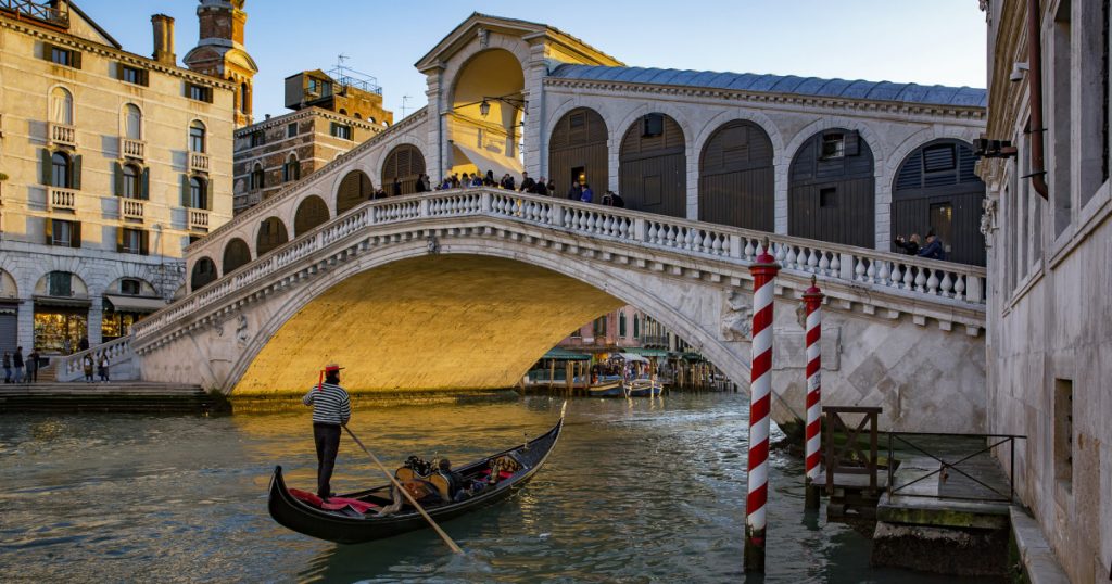 Veneția: O taxă de intrare de 30 de euro pentru un turism sustenabil?