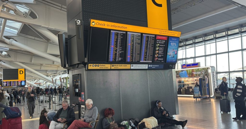 Haos pe Aeroporturile din Marea Britanie: Cauzele Întârzierilor și Anulărilor Repetate