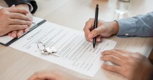 Aspecte Legale și Etice ale Vânzării Imobilului de către Părinți fără Acordul Copiilor