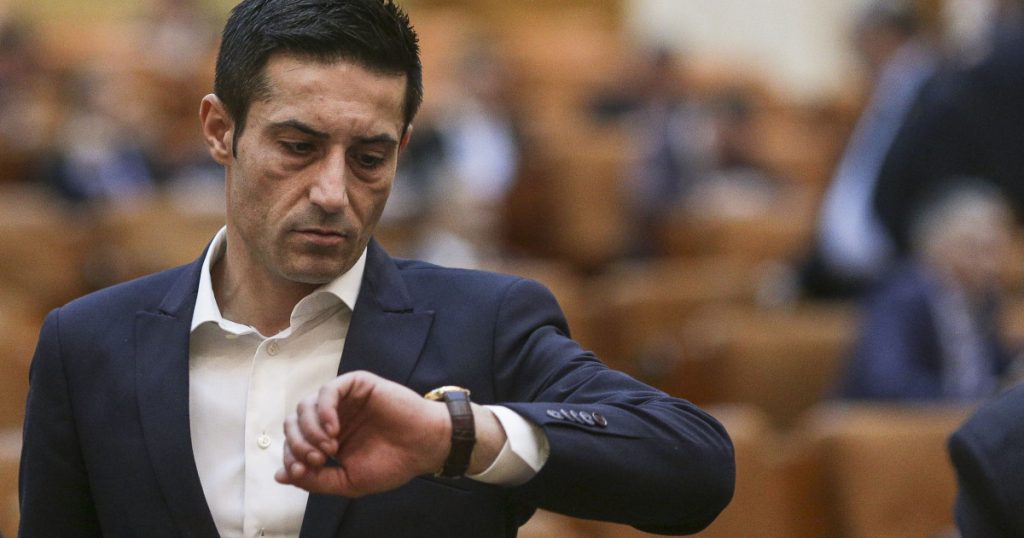 Absențele lui Claudiu Manda în Parlamentul European: O analiză a impactului asupra imaginii României și a politicienilor europeni