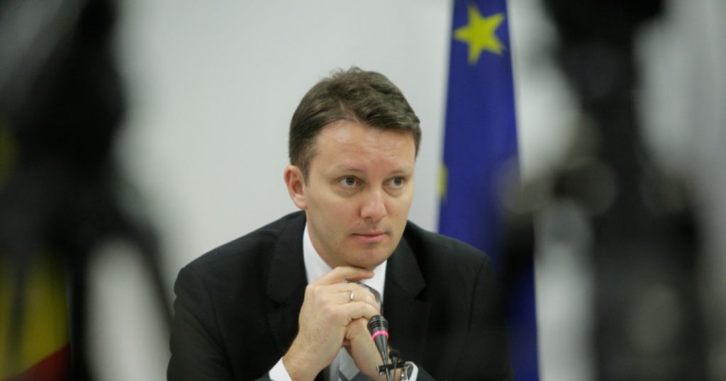 Siegfried Mureșan și Provocările Politice ale Guvernului României: O Analiză Detaliată