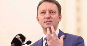 Conflicte Politice în Parlament: Întâlnirea Neprogramată dintre Siegfried Mureșan și Sorin Grindeanu