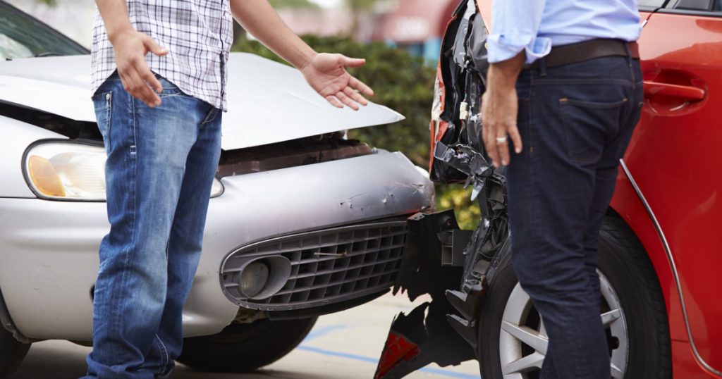 Consecințele Juridice ale Accidentelor Rutiere: Când Se Ajunge la Dosar Penal și Cine Plătește Despăgubiri