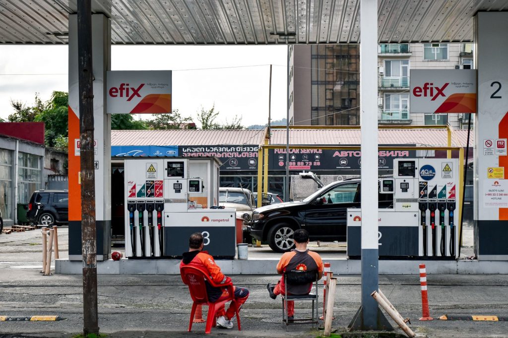 Cauzele Scumpirii Carburanților în România: De la Prețurile Internaționale la Impactul Asupra Economiei Locale