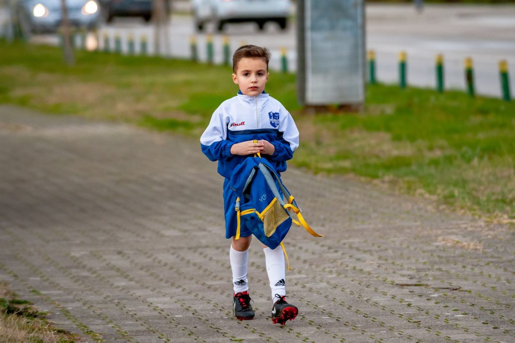 Kelemen Hunor și controversele uniformelor școlare: O privire detaliată asupra dezbaterii din educația românească