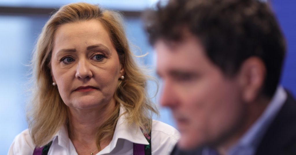 Elena Lasconi și Critica Naționalismului Sănătos: O Discuție Despre Politica Modernă și Responsabilitățile Conducătorilor