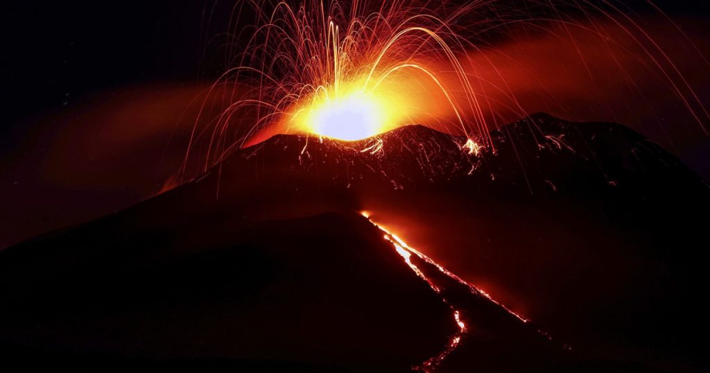 Impactul erupțiilor vulcanului Etna asupra traficului aerian și vieții cotidiene în Sicilia