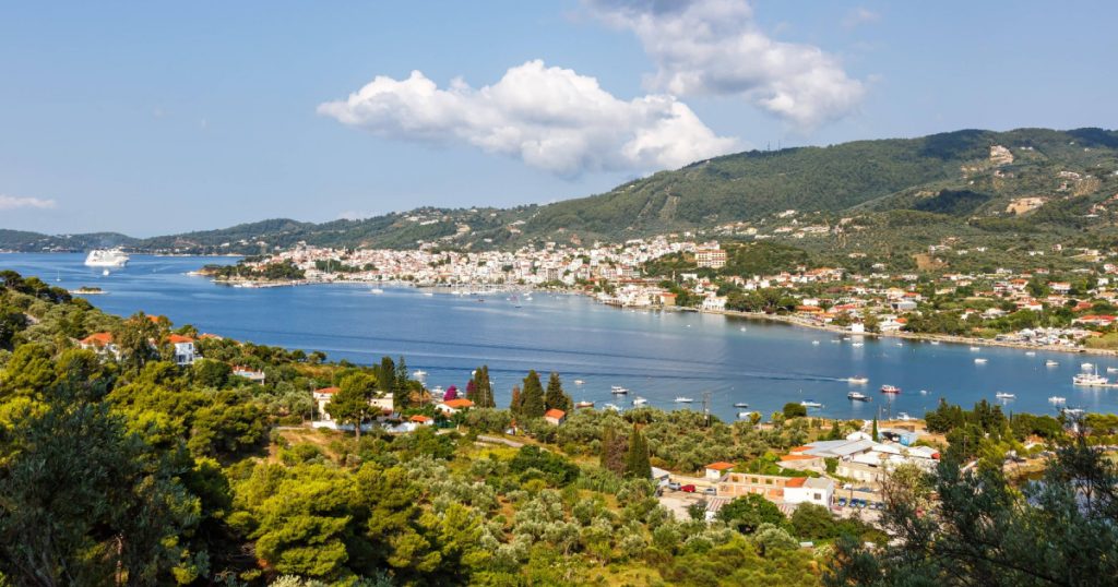 Inundațiile devastatoare de pe insula Skiathos: Impactul asupra turiștilor și localnicilor