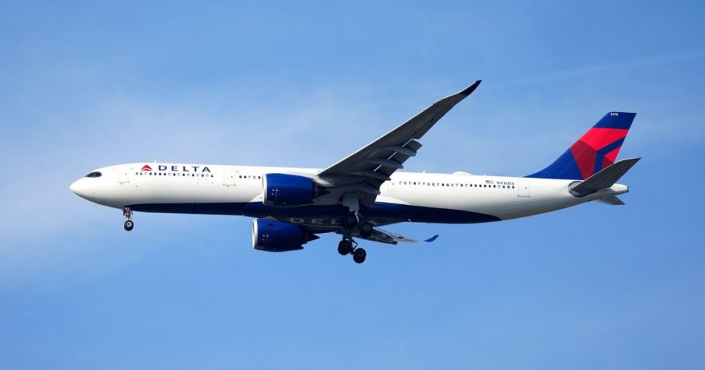 Incident aviatic alarmant: Un zbor Delta Airlines aterizează de urgență în Portugalia din cauza fumului în cabină