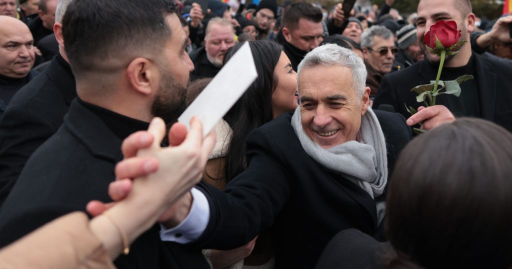 Călin Georgescu și Critica Sa Virulentă împotriva Politicii Românești: O Analiză Detaliată