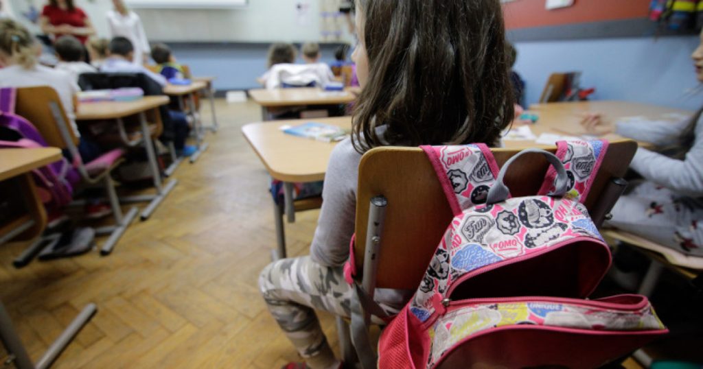 Ministerul Educației lansează un program ambițios pentru combaterea analfabetismului funcțional în România