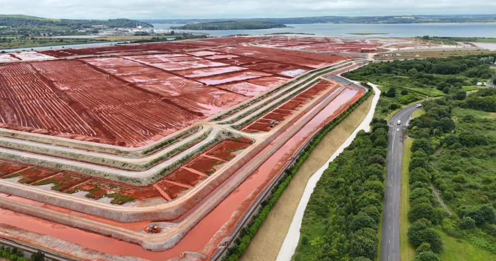 Rafinăria Aughinish Alumina: O analiză a implicațiilor sancționării unei mari companii europene în contextul războiului din Ucraina