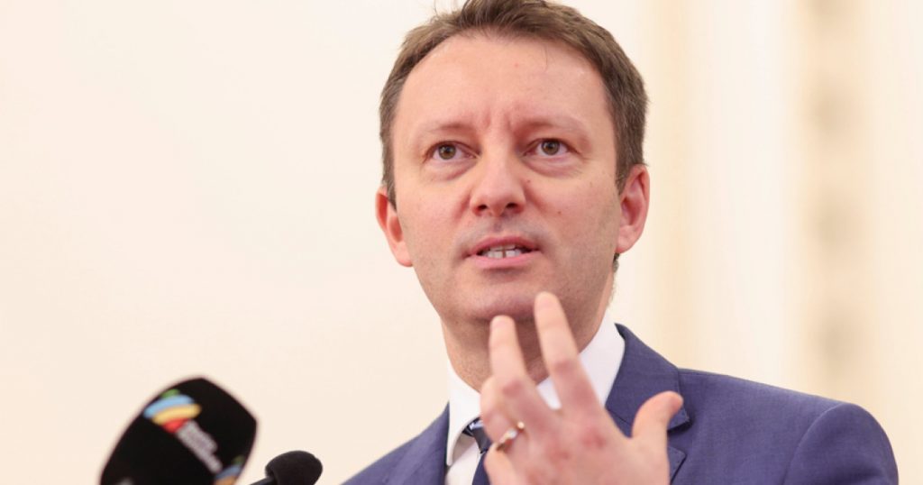 Criza politică din România: Implicații și perspective asupra viitorului guvernării