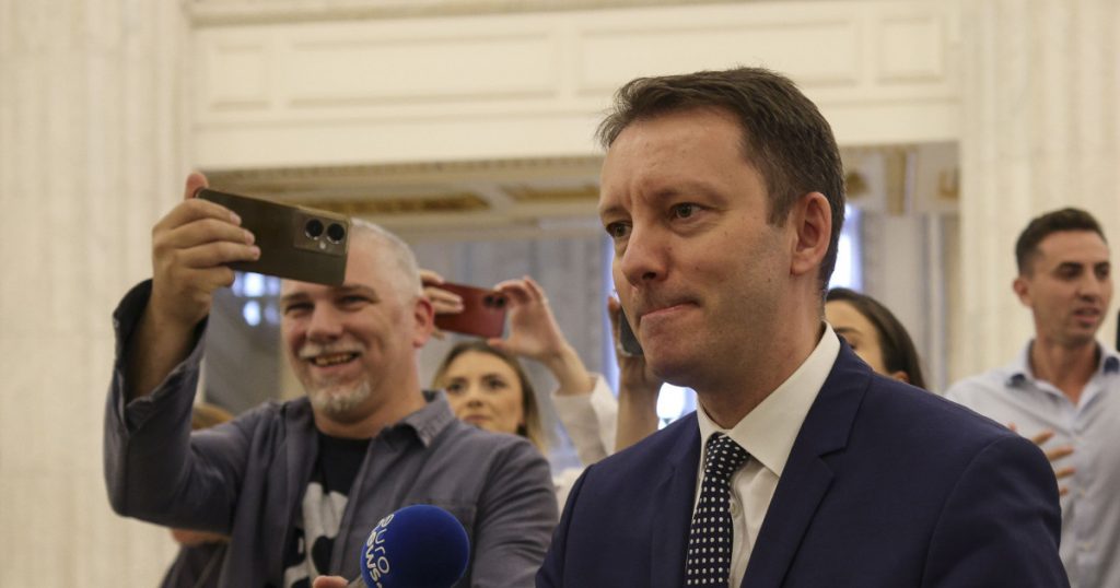 Parlamentul României se pregătește pentru un vot istoric: Guvernul Mureșan în centrul atenției